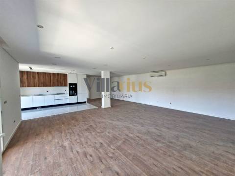 Apartamento T3 em Condomínio Fechado