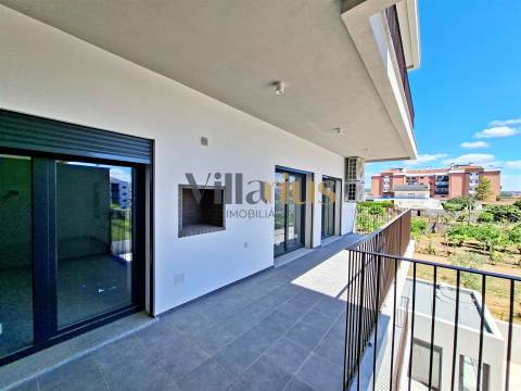 Apartamento T3 em Condomínio Fechado