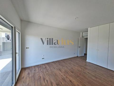 Apartamento T3 em Condomínio Fechado