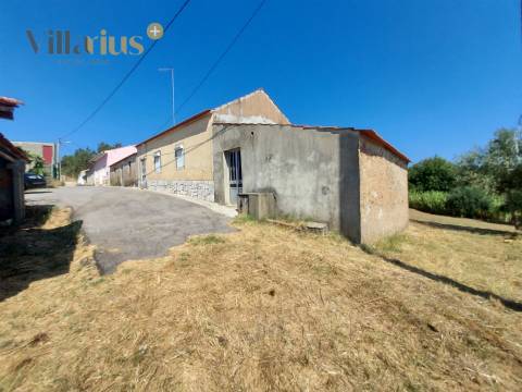 Moradia T3 com Terreno em Tomar | 18.760 m²