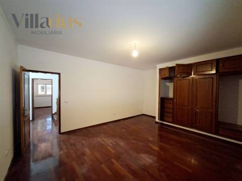 Moradia Geminada T4 + Sótão + Anexo | Entroncamento