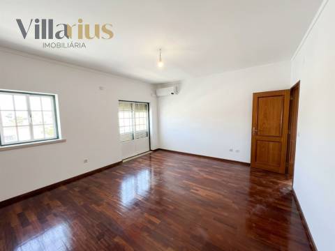 Moradia Geminada T4 + Sótão + Anexo | Entroncamento