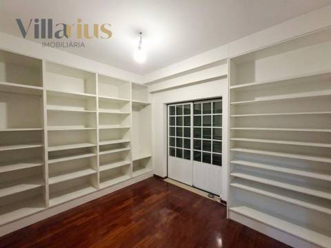 Moradia Geminada T4 + Sótão + Anexo | Entroncamento
