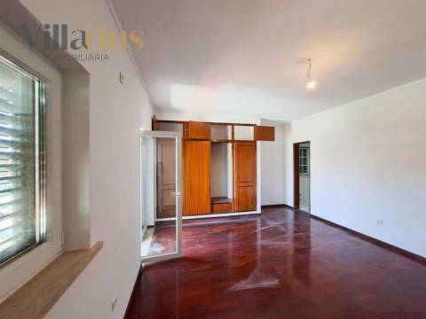 Moradia Geminada T4 + Sótão + Anexo | Entroncamento