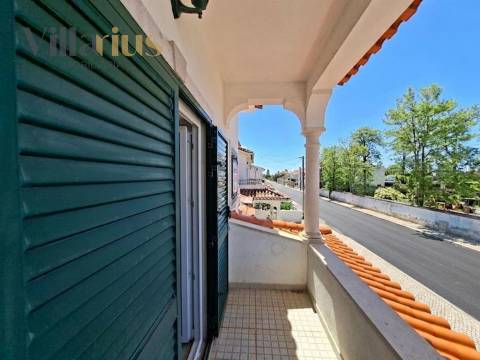 Moradia Geminada T4 + Sótão + Anexo | Entroncamento