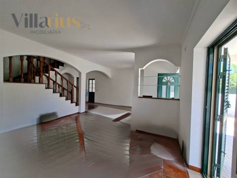 Moradia Geminada T4 + Sótão + Anexo | Entroncamento