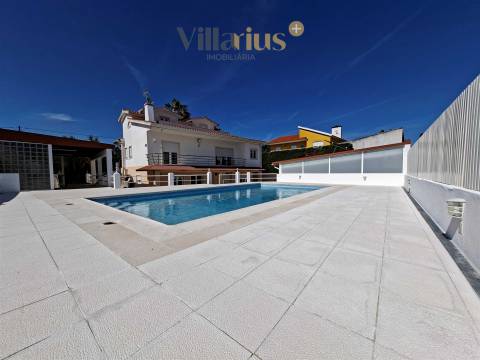 Moradia V3+1 com Piscina, Jardim Privativo e Churrasqueira