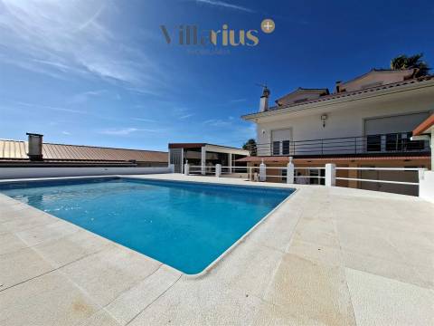 Moradia V3+1 com Piscina, Jardim Privativo e Churrasqueira