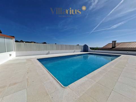 Moradia V3+1 com Piscina, Jardim Privativo e Churrasqueira
