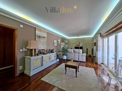 Moradia V3+1 com Piscina, Jardim Privativo e Churrasqueira