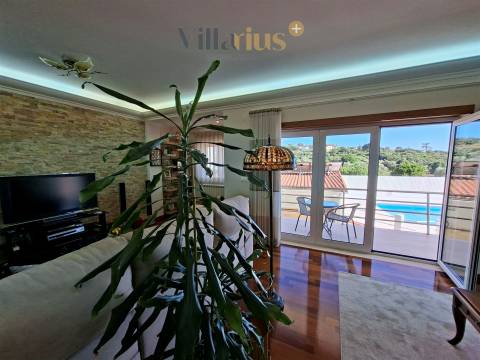 Moradia V3+1 com Piscina, Jardim Privativo e Churrasqueira
