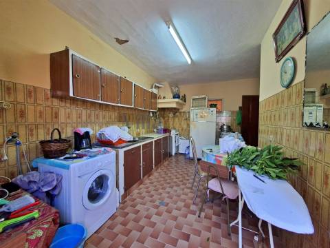 Moradia em Carregueiros, a 3 minutos da cidade