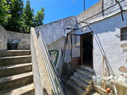 Moradia em Carregueiros, a 3 minutos da cidade
