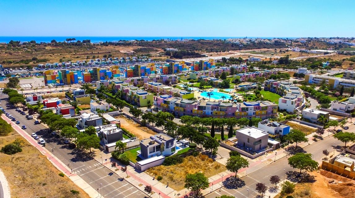 Apartamento T1 + 1 com vistas para o Mar e Marina