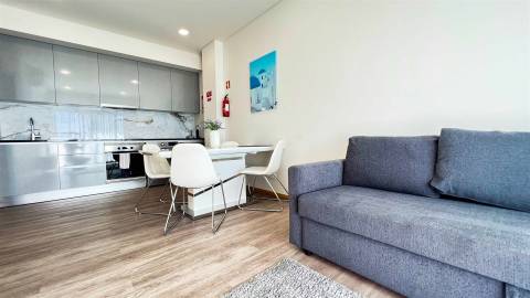 Moderno Apartamento de 1 Quarto com Vista Mar em Condomínio Exclusivo em Albufeira
