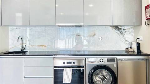 Moderno Apartamento de 1 Quarto com Vista Mar em Condomínio Exclusivo em Albufeira