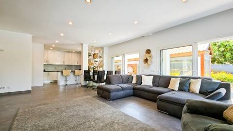 Exclusivo - Villa privada com piscina e terreno