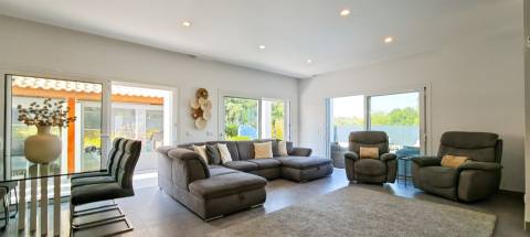 Exclusivo - Villa privada com piscina e terreno