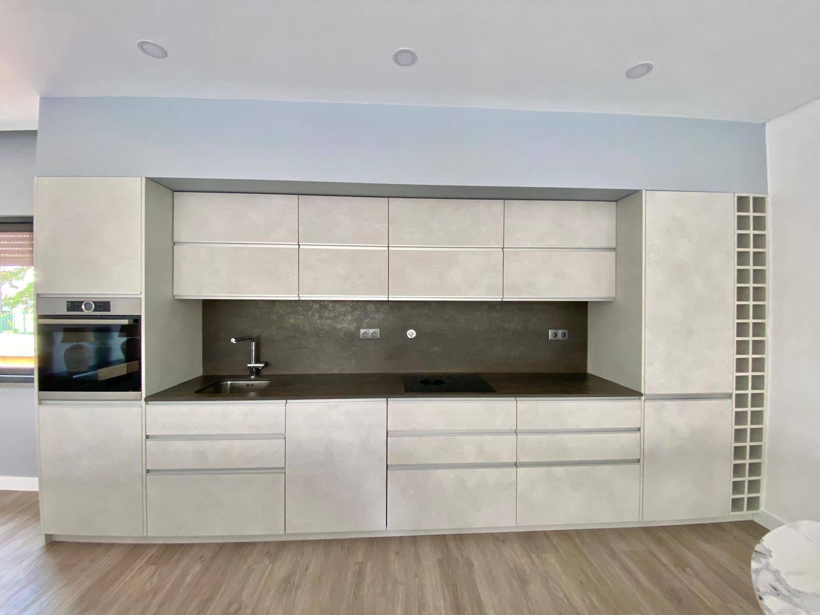 Nova - Moradia V3 com garagem, piscina, moderna e sofisiticada