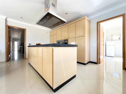Villa na encosta da Orada em 1.000 m2 de área privada