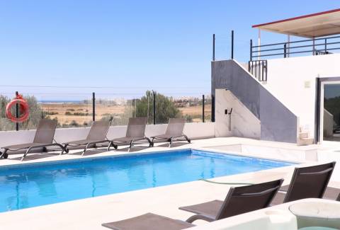 Moradia privada, renovada e com Vista Mar