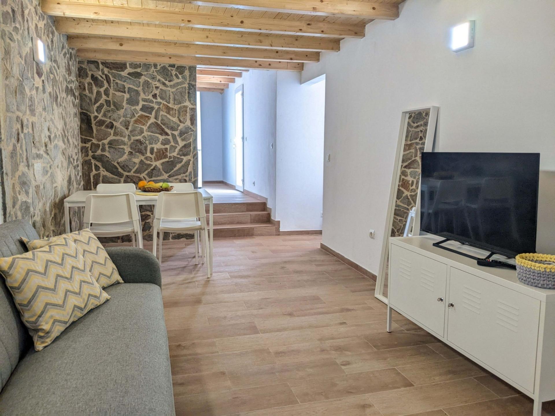Moradia T2  remodelada em Algoz