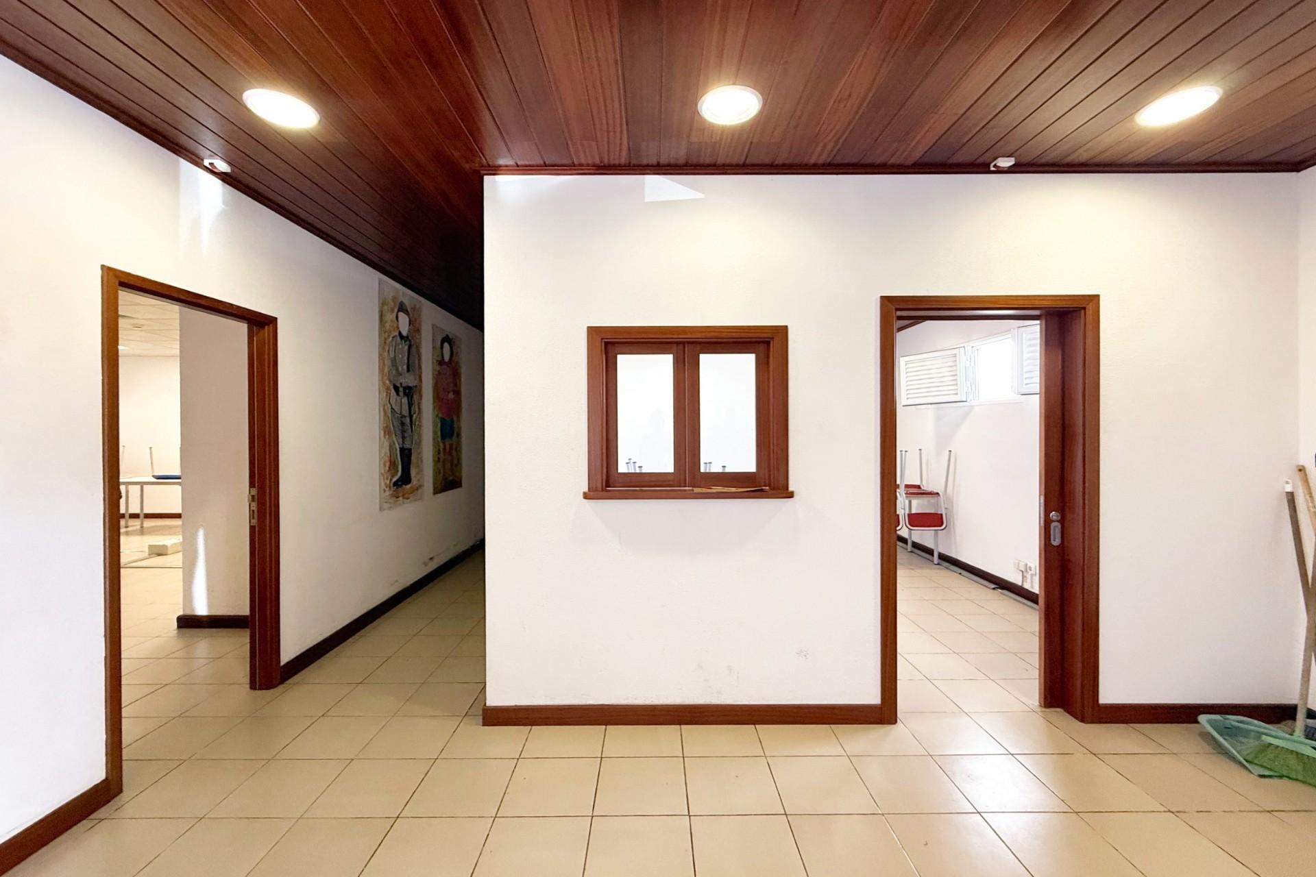Loja em Albufeira com 206 m2