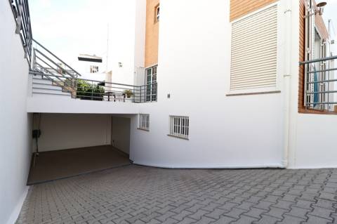 Moradia V3+1 Com Piscina e Garagem