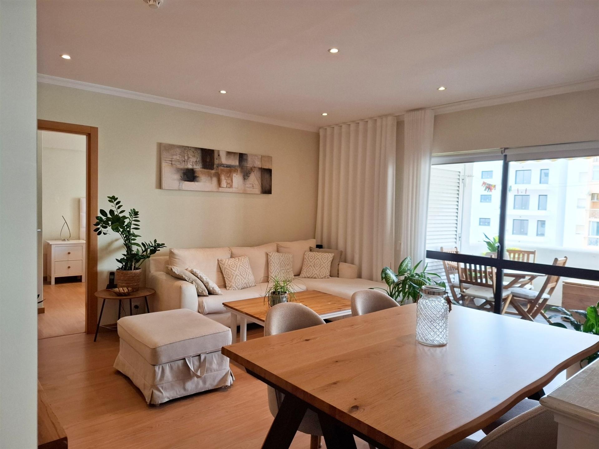 Apartamento T2 a 600m da Praia de Quarteira