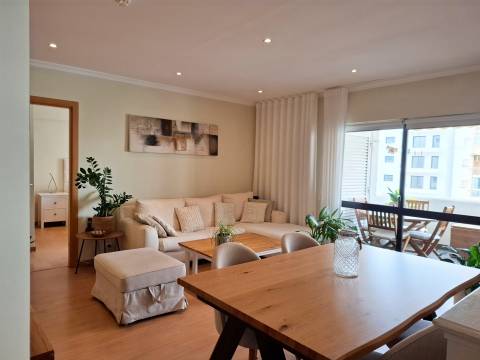 Apartamento T2 a 600m da Praia de Quarteira