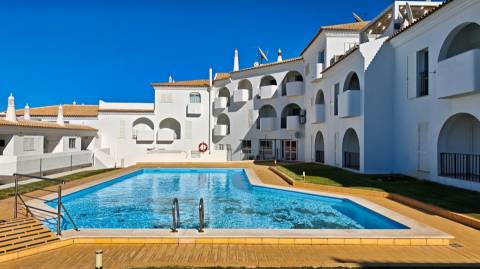 Apartamento na Galé / Sesmarias – perto da Praia