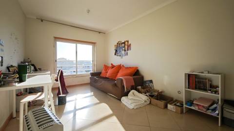 Oportunidade única – Apartamento T1+1 na Correeira – Vista mar