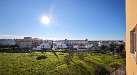 Oportunidade única – Apartamento T1+1 na Correeira – Vista mar