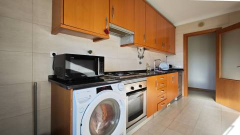 Oportunidade única – Apartamento T1+1 na Correeira – Vista mar