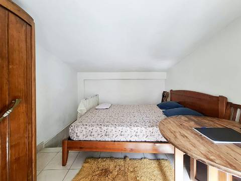 Moradia T2 situada no coração da Guia – excelente oportunidade