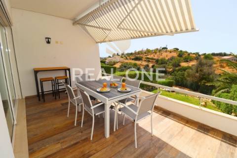 Moradia com terreno e vista mar em Patroves