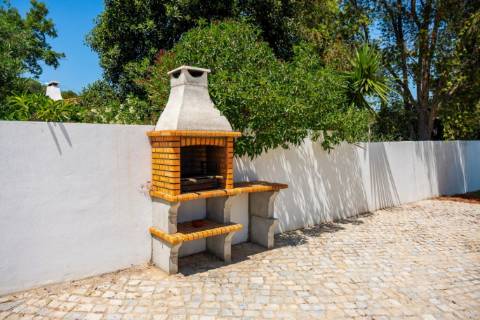 Villa Privada V4 em Lote de 1.404 m² – Vale Navio, Albufeira
