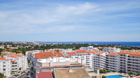 Apartamento T3 com vista mar e terraço