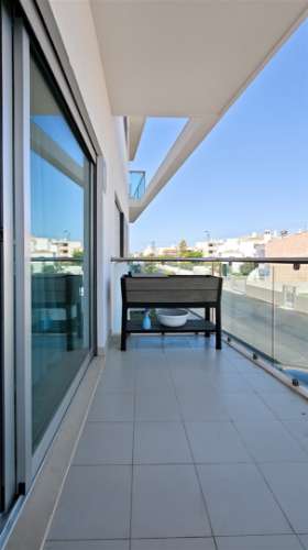 Apartamento com Piscina e Garagem a 800 Metros da Praia