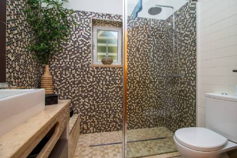 Exclusiva Moradia T4 com Piscina Aquecida e Vista Mar - Patroves