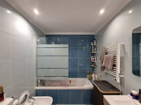 Excelente Apartamento T2 em Tunes – Moderno e Espaçoso