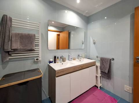 Excelente Apartamento T2 em Tunes – Moderno e Espaçoso