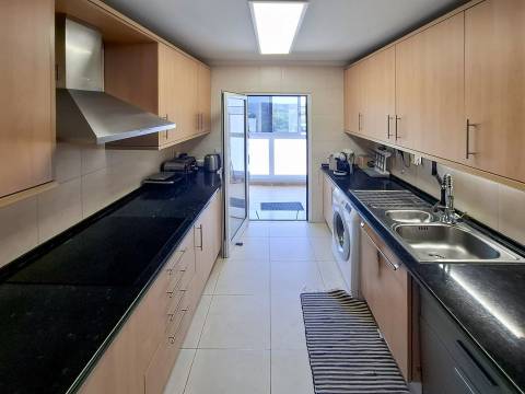 Excelente Apartamento T2 em Tunes – Moderno e Espaçoso
