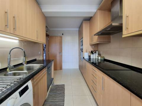 Excelente Apartamento T2 em Tunes – Moderno e Espaçoso