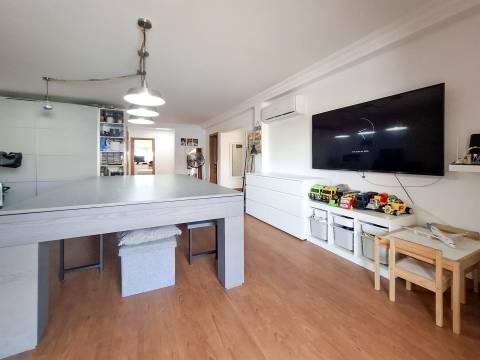 Excelente Apartamento T2 em Tunes – Moderno e Espaçoso