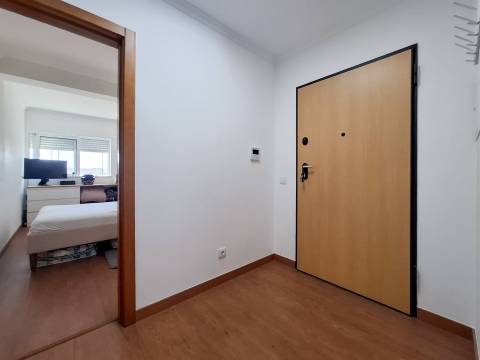 Excelente Apartamento T2 em Tunes – Moderno e Espaçoso