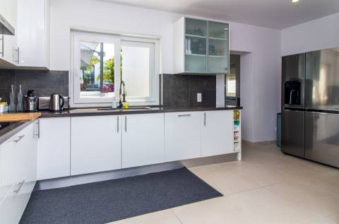 Villa privada com 900 m2 de lote perto da praia