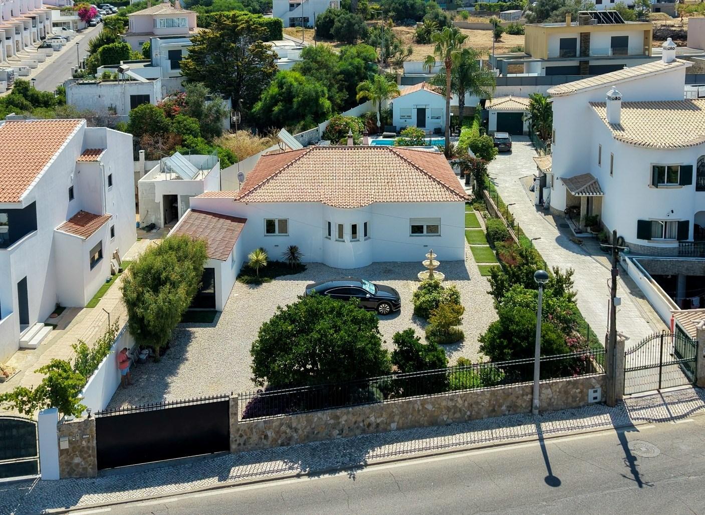 Villa privada com 900 m2 de lote perto da praia