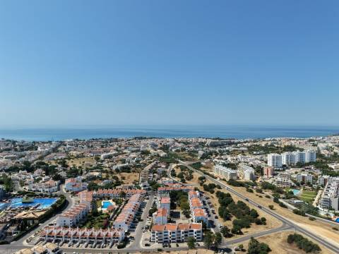 Villa privada com 900 m2 de lote perto da praia