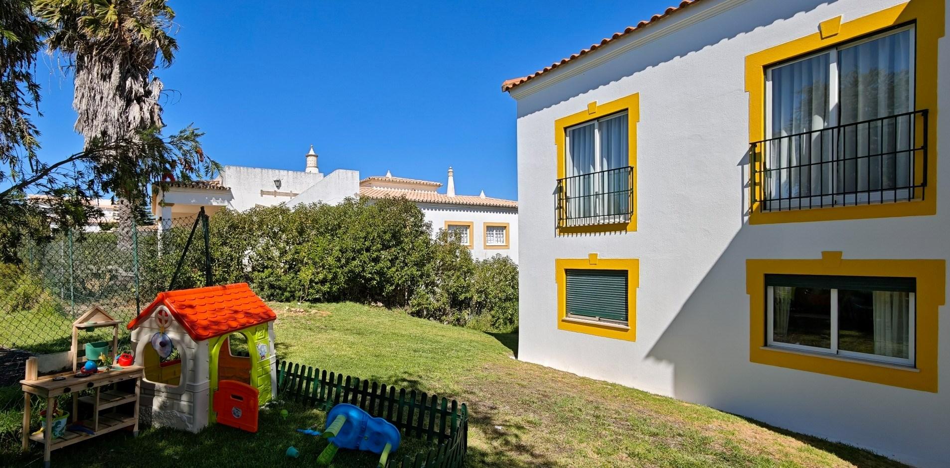 Fantástico T2 em Albufeira com 196 m2 - Piscina e Court de Ténis